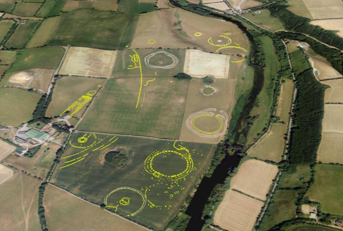 Le fotografie aeree di Bluesky rivelano siti archeologici nascosti scoperti da droni