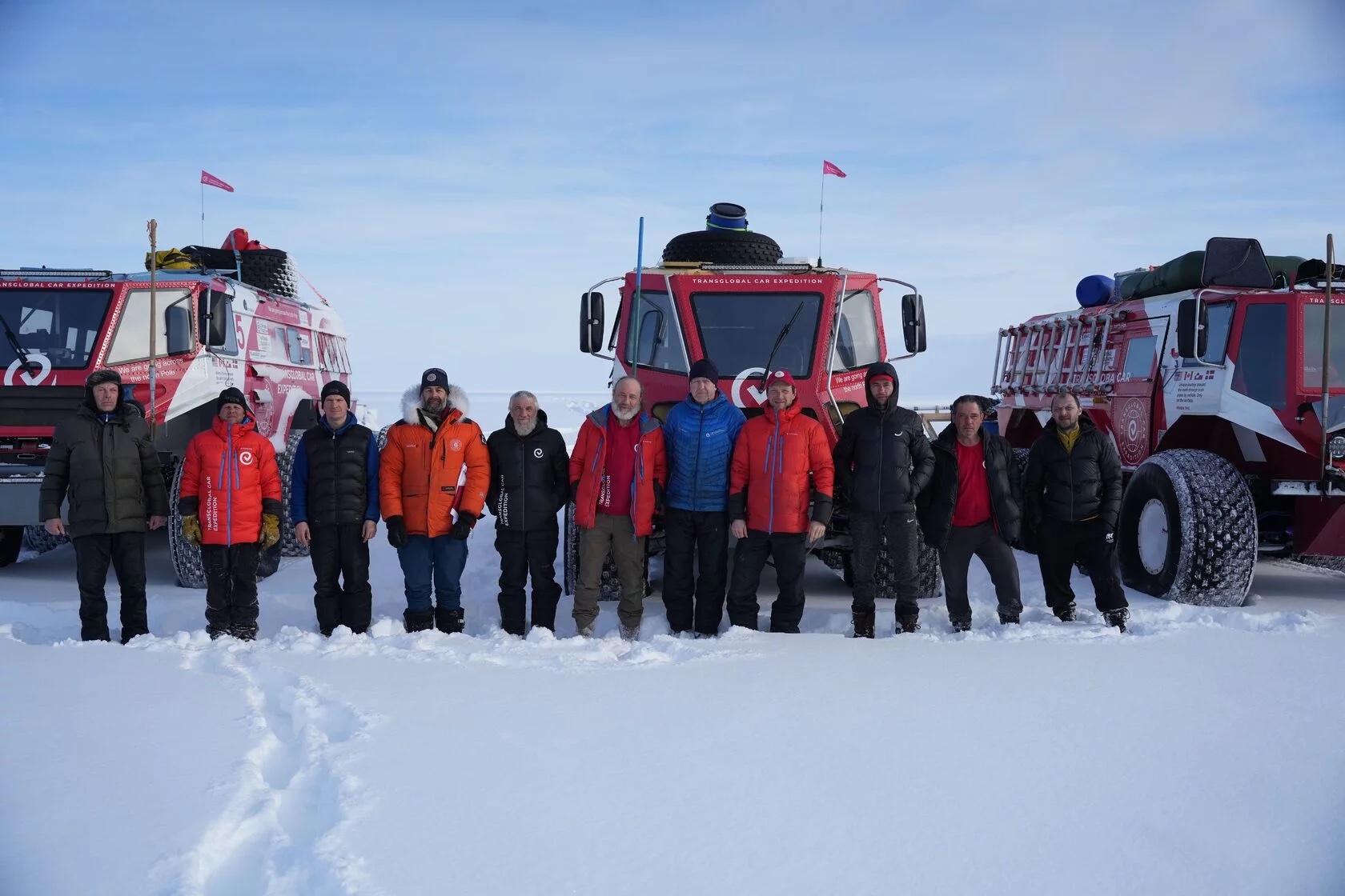 La Transglobal Car Expedition completa la prima storica traversata del Polo Nord dall'America alla Groenlandia